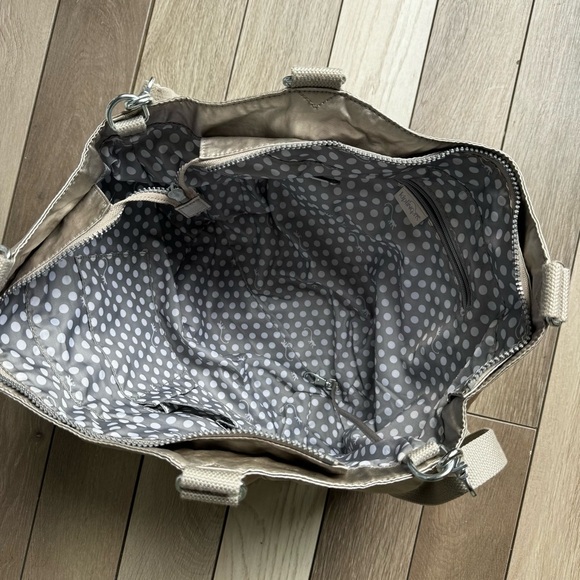 Kipling Gwendolyn Tote Shoulder Handbag Silver Women's Bag. Good Condition. - Picture 3 of 5